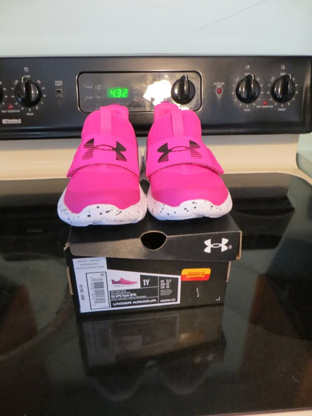 Girl's Under Armour GPS Flash Spkl Sneakers
